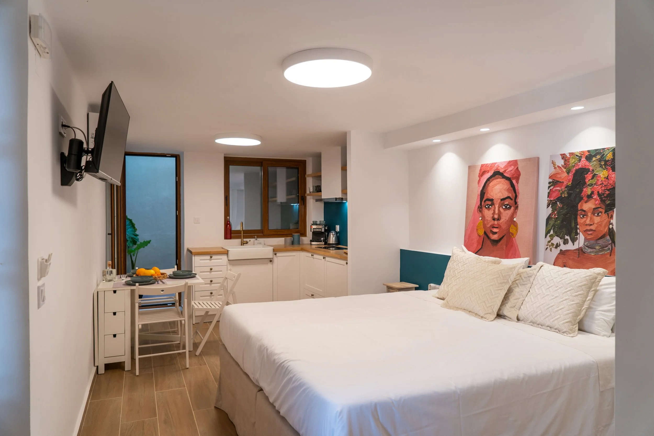 2. MEL09273_resize.jpg