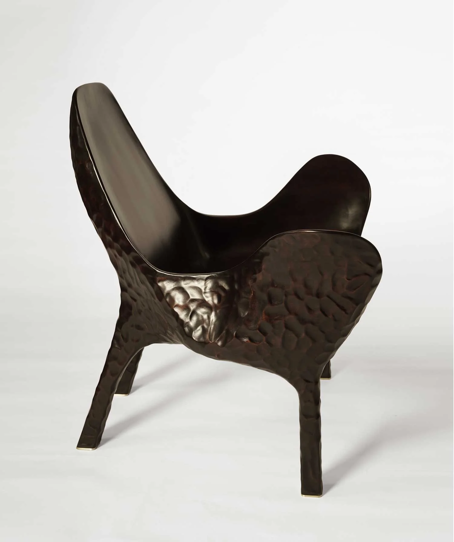 Fauteuil merisier sculpté profil ergonomie assise Mroz Boullier fabrication Sologne