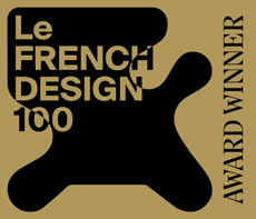 Logo du concours Le French Design 100, avec un symbole noir abstrait sur fond beige, mentionnant un lauréat.