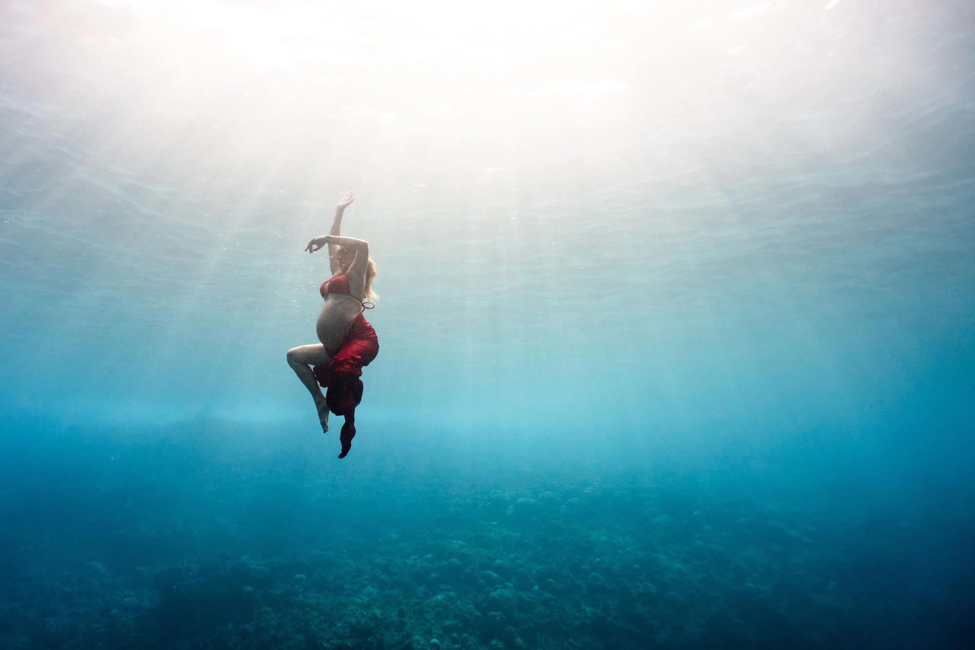 Aline-escalon-portrait-underwater-photographe-reunion-grossesse-9.jpg