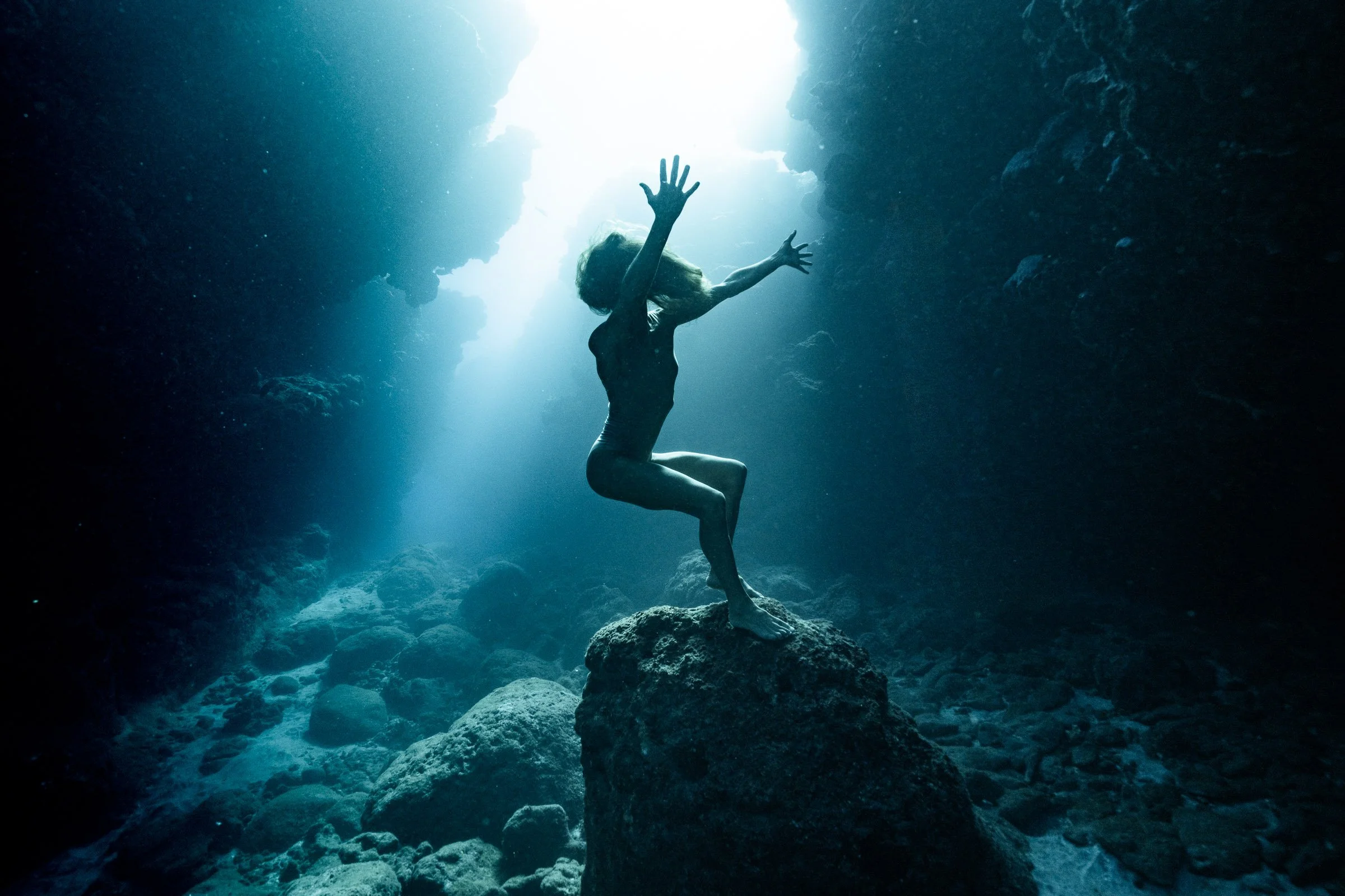 Aline-escalon-underwater-art-water-artiste-ile-de-la-Reunion-photographe-contemplation-poesie-ocean-24.jpg