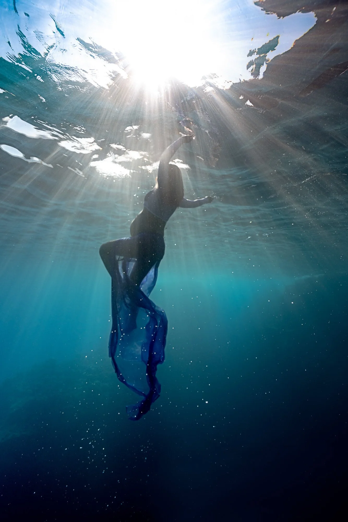 Aline-escalon-portrait-underwater-photographe-reunion-grossesse-19.jpg