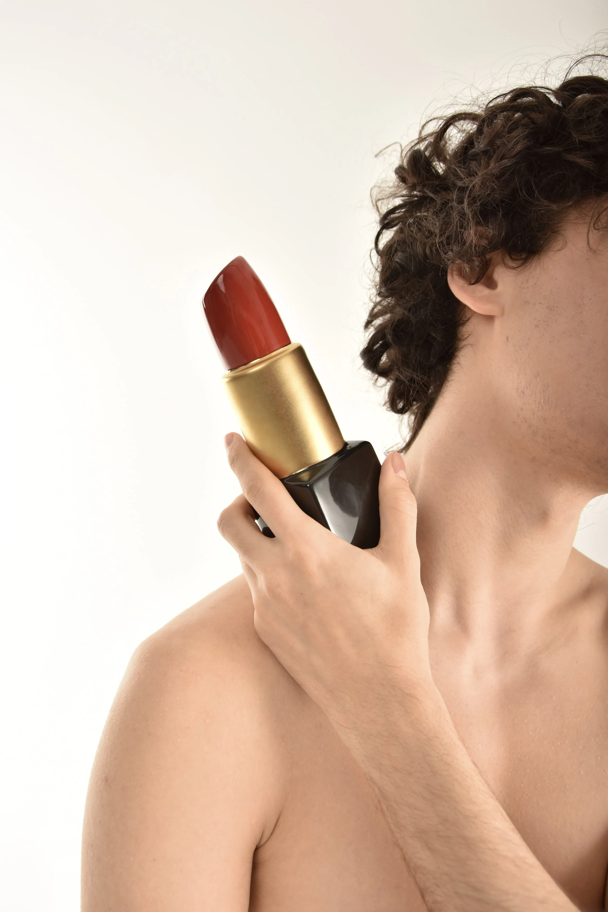 Vase rouge à lèvre en céramique