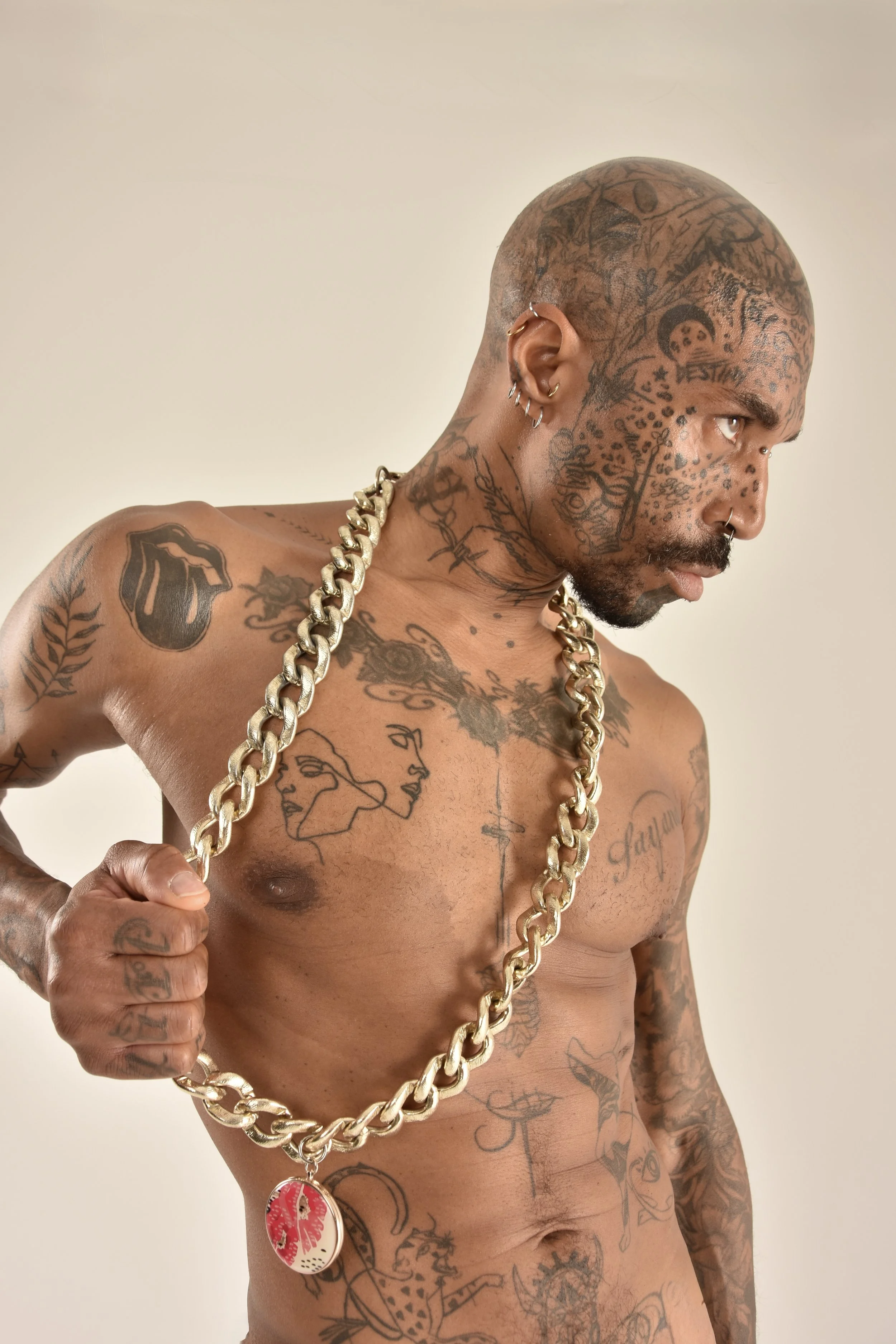 Sautoir "Parler moi d'amour " John Galliano