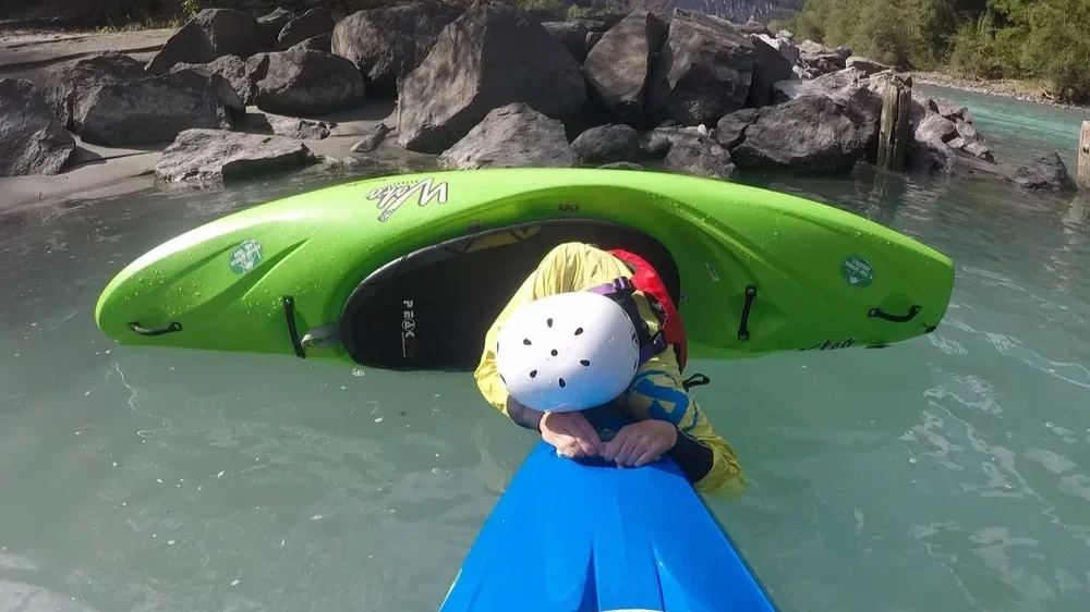 Learn-to-Kayak-Beginners-Kayaking-Courses.webp