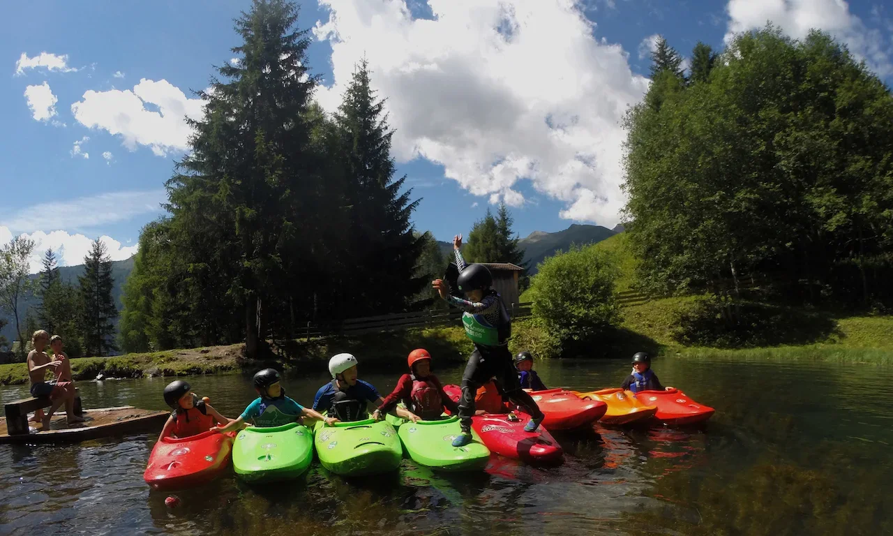 Kayak-School-Austria-Spring-Summer-2017-01.webp