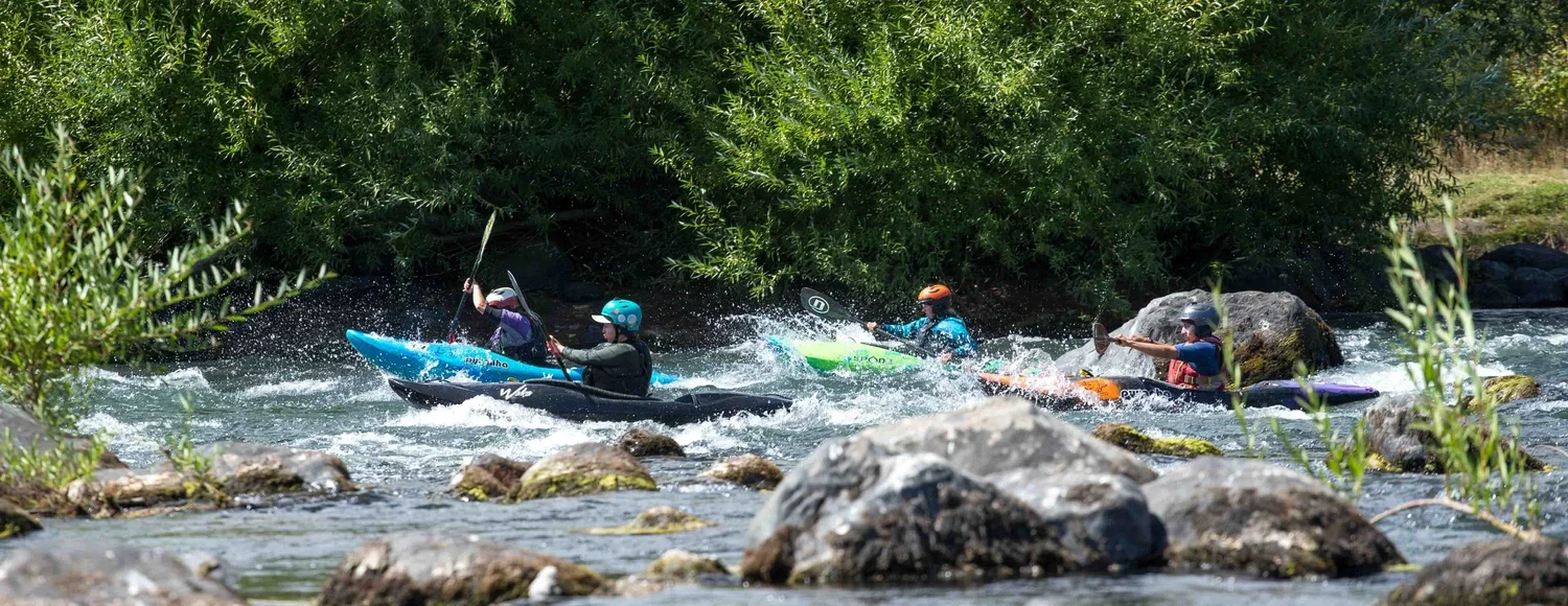 Womens-Extreme-Kayak-Race-Pucon