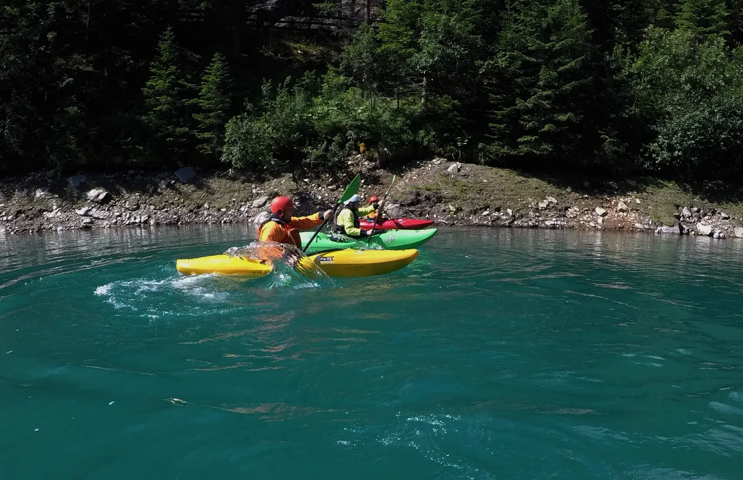 Kayaking-Lake-Verwall.webp