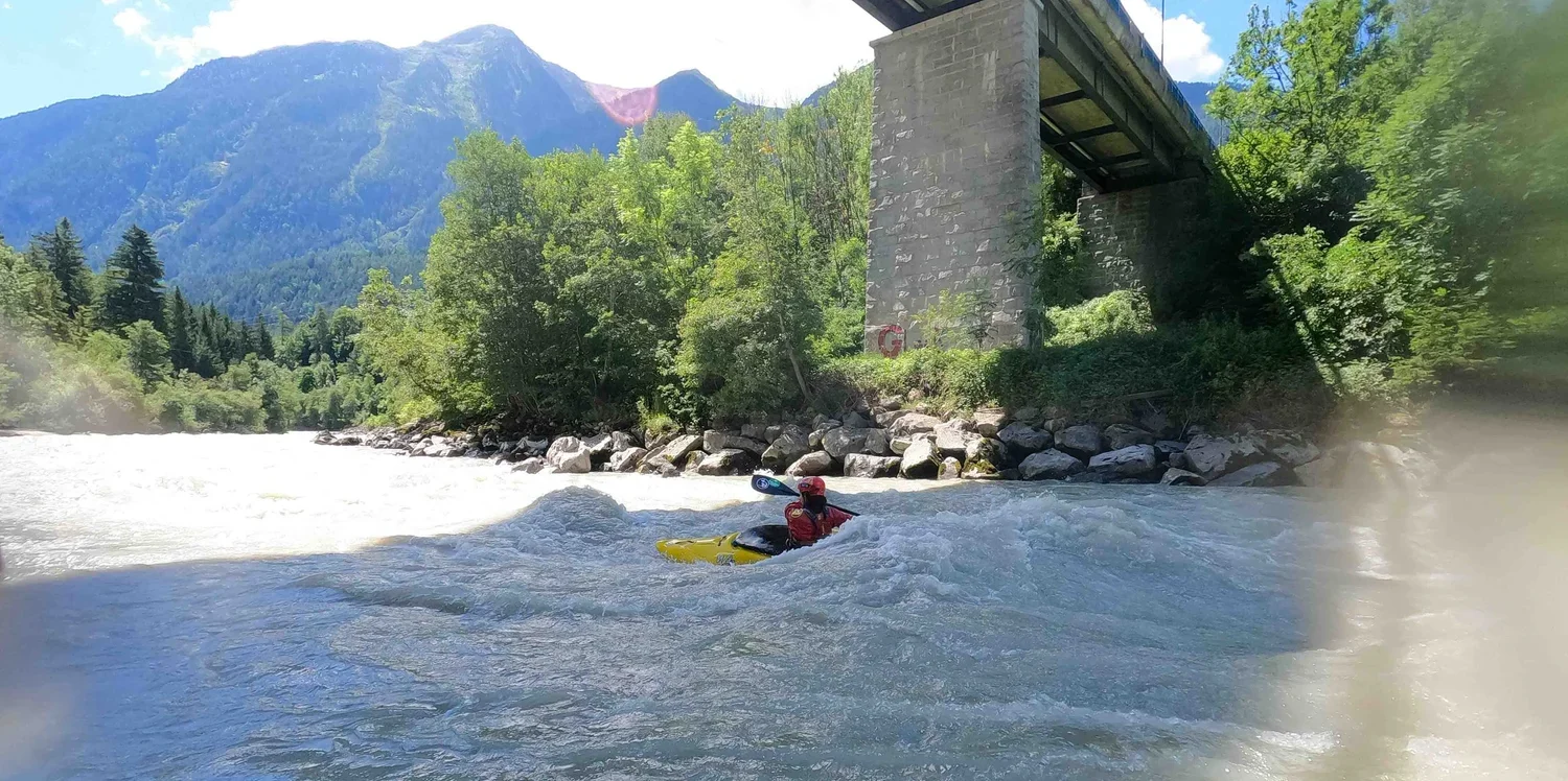 Surfing-River-Oetz.webp