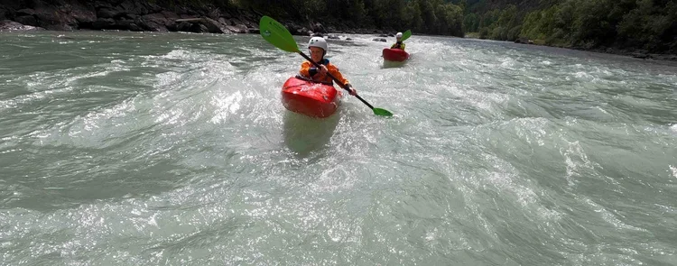 Family-Kayaking-Courses-Austria.webp