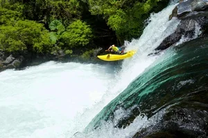 Kayak-Upper-Palguin-Pucon.webp