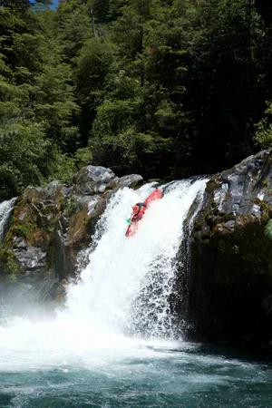 Kayak-Upper-Palguin-Pucon-Chile.webp