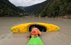 Beginner-Kayaking-Courses.webp