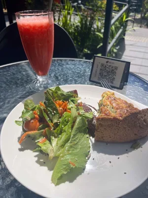 Madd-Goat-Lunch-Pucon.webp