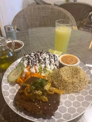 Sundar-Lunch-Pucon.webp