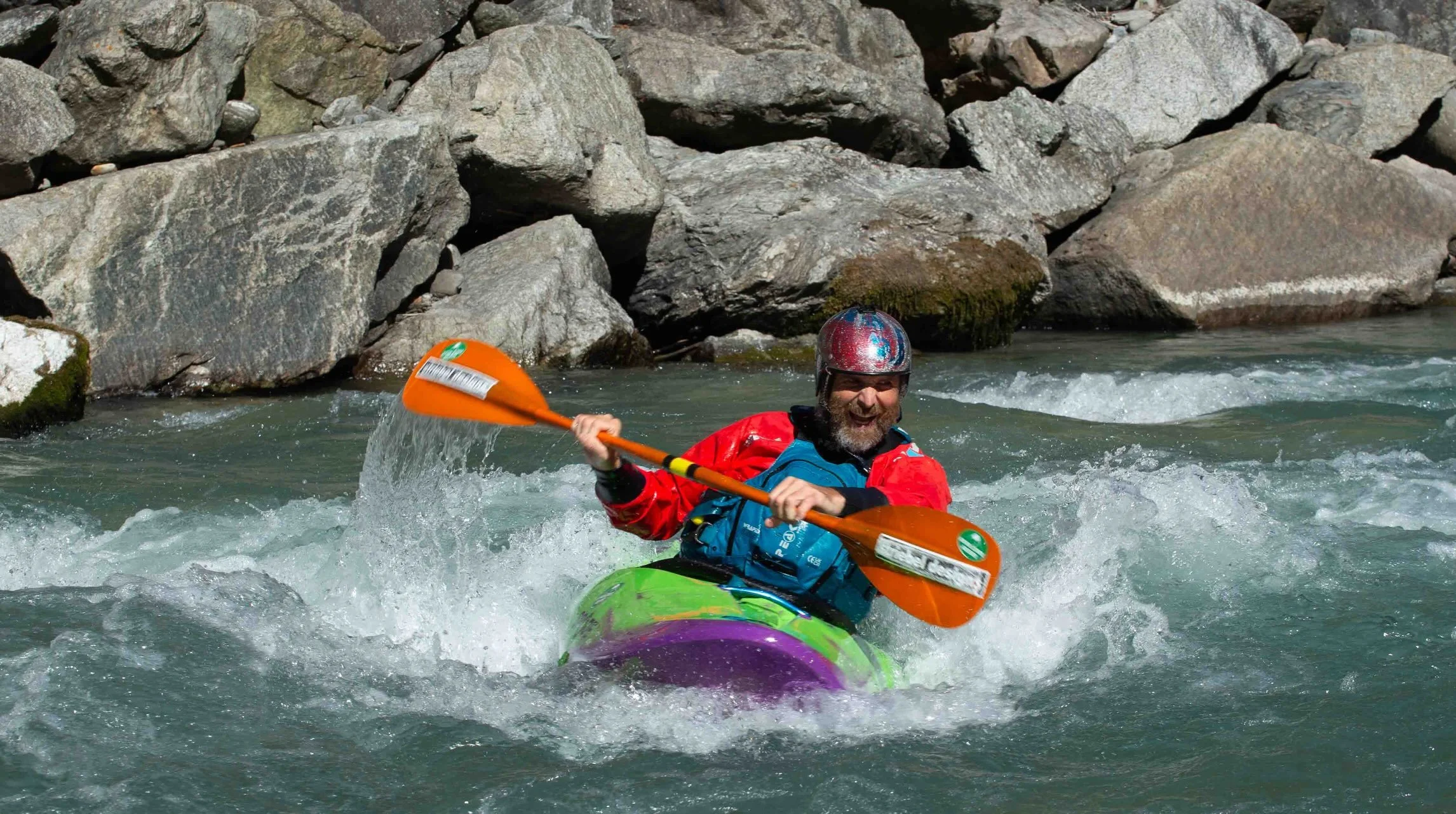 Steve went out with his big camera on the Sanna and we are loving the photos!!

#whitewaterkayaking #kayakaustria #kajak