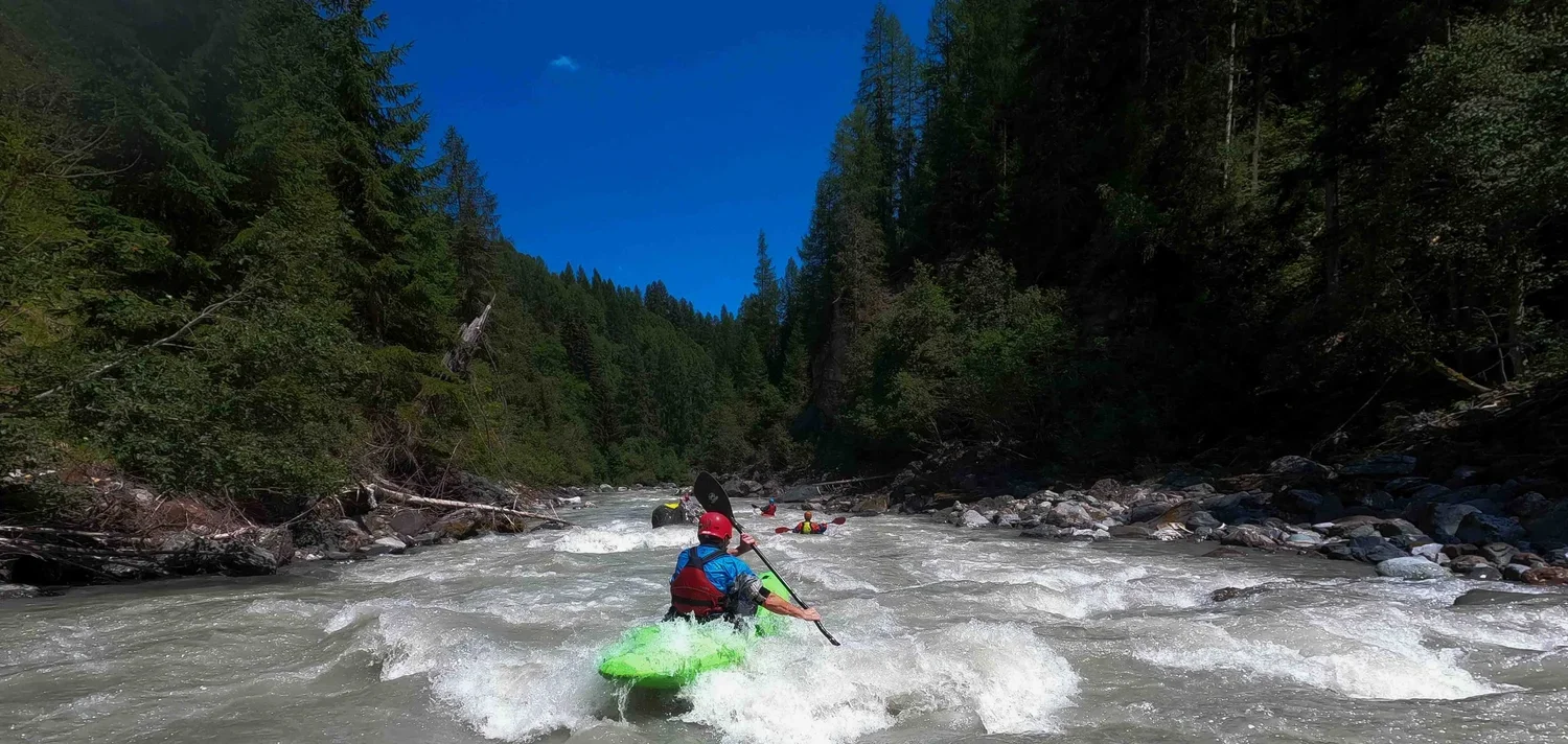 Kayak-School-Europe.webp