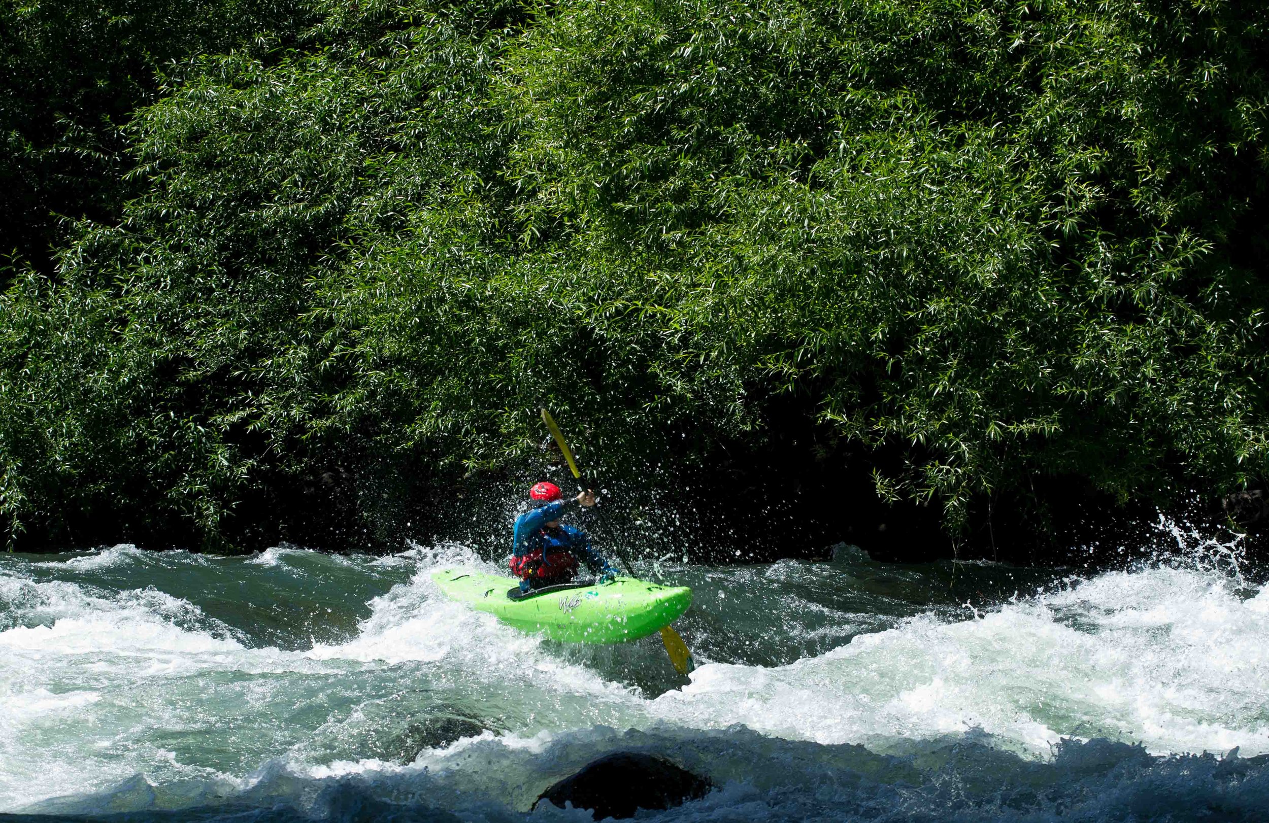 Kayak-Rio-Trancura-Pucon.jpg