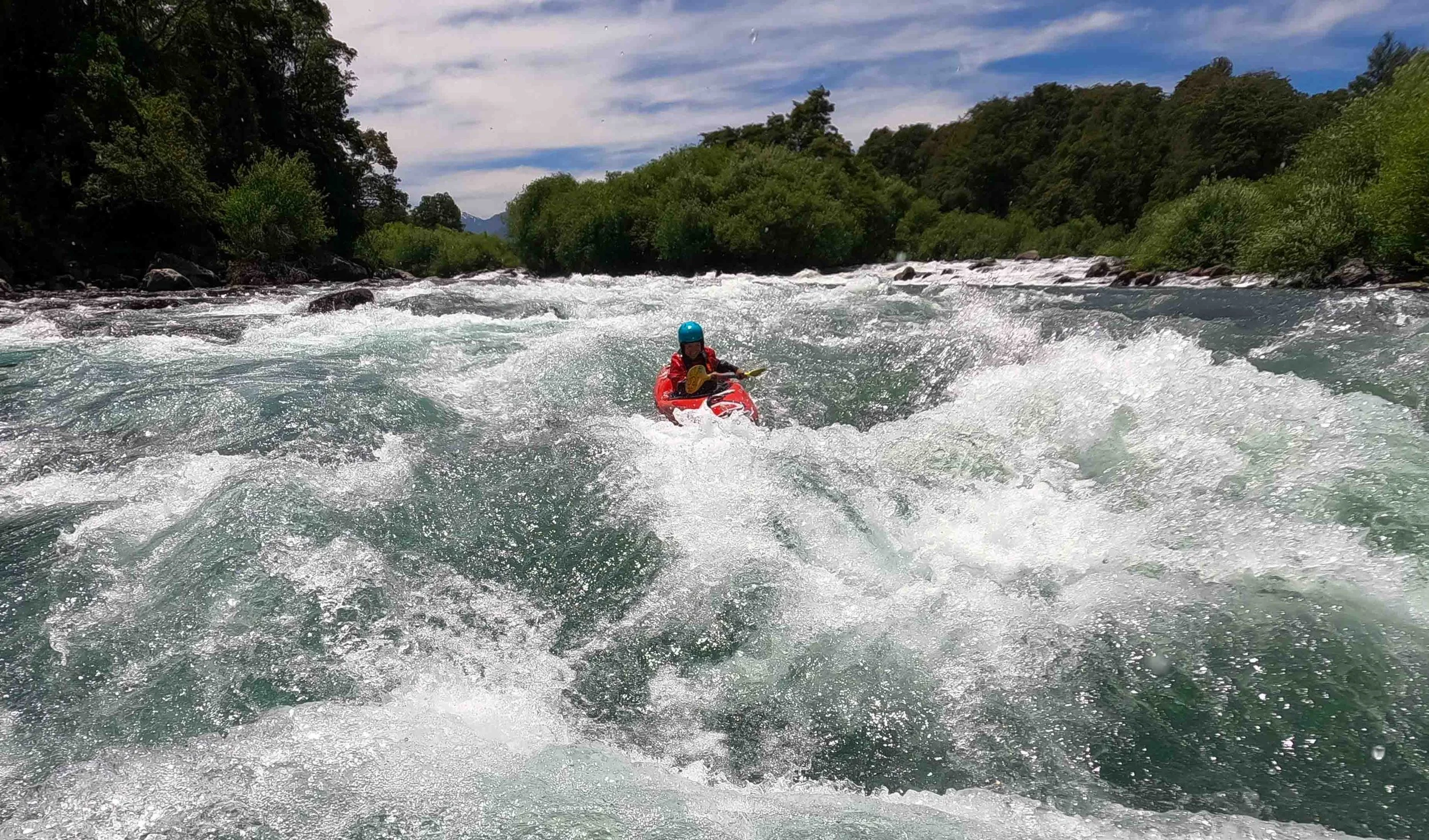 Kayak-Rio-Trancura-Pucon.jpg