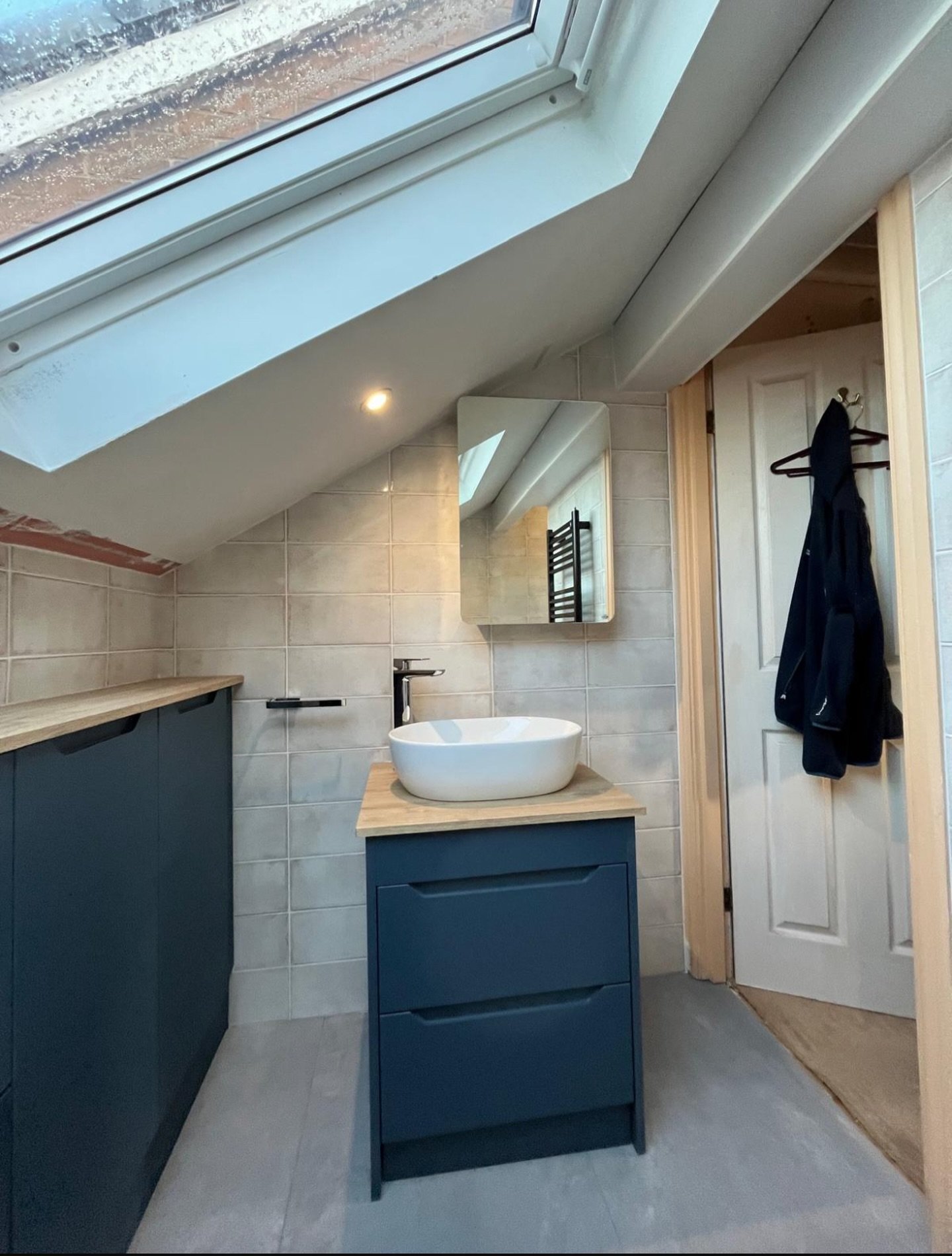 Project Complete 🍏

En suite attic space rebuilt with purpose. Clean lines, solid detailing and bespoke Apple units designed to fit the room perfectly. A sharp, polished finish that lifts the whole space and shows what tailored joinery can do.

Full