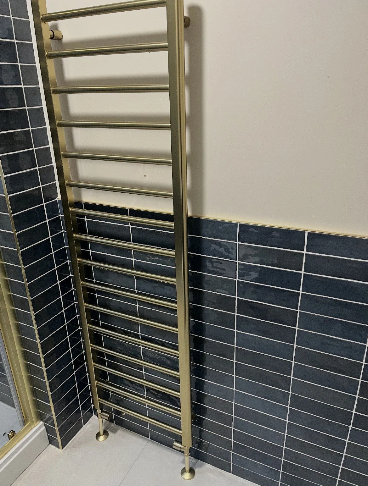 APPFIT - EN SUITE BATHROOM