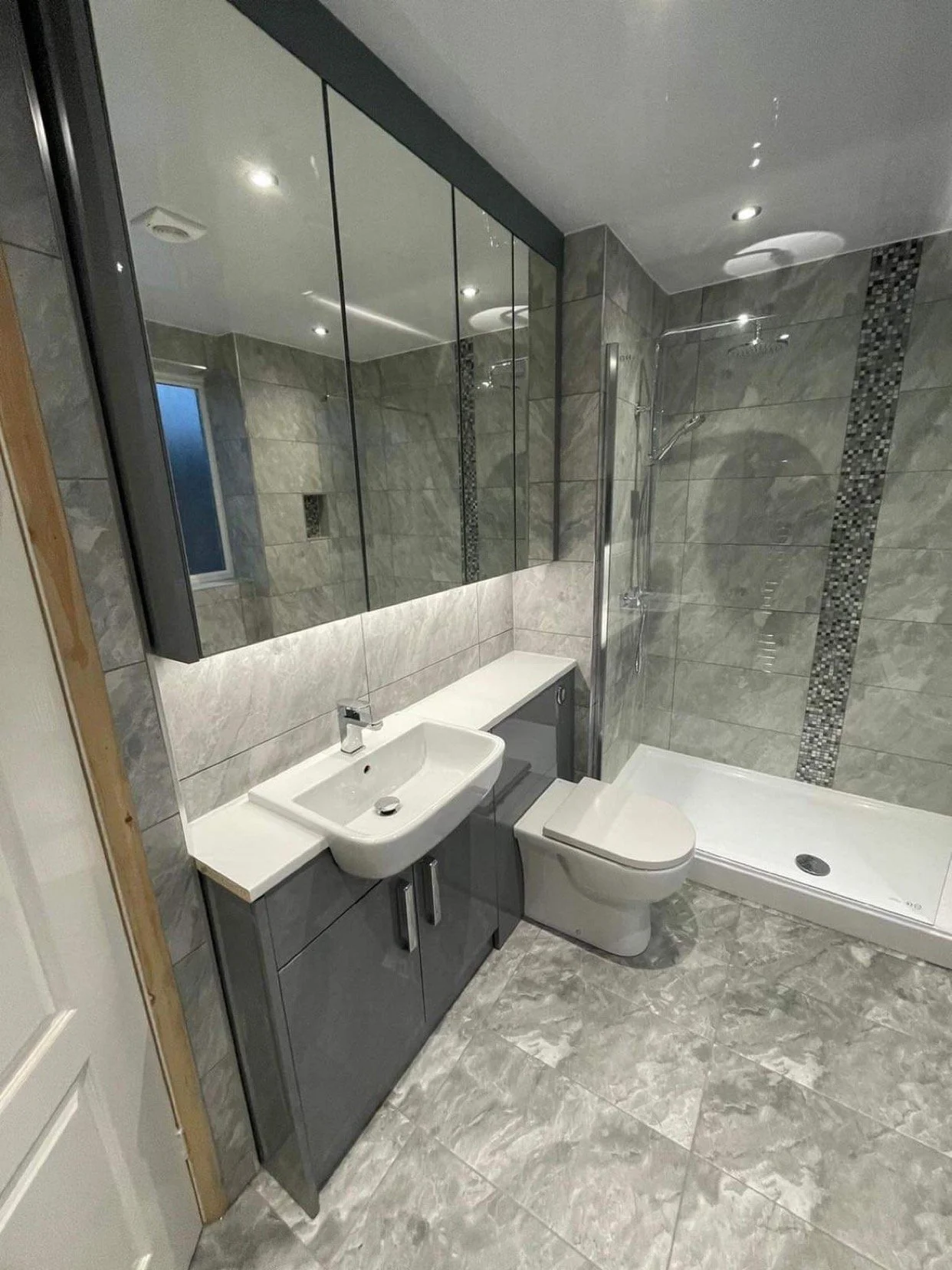APPFIT - EN SUITE BATHROOM