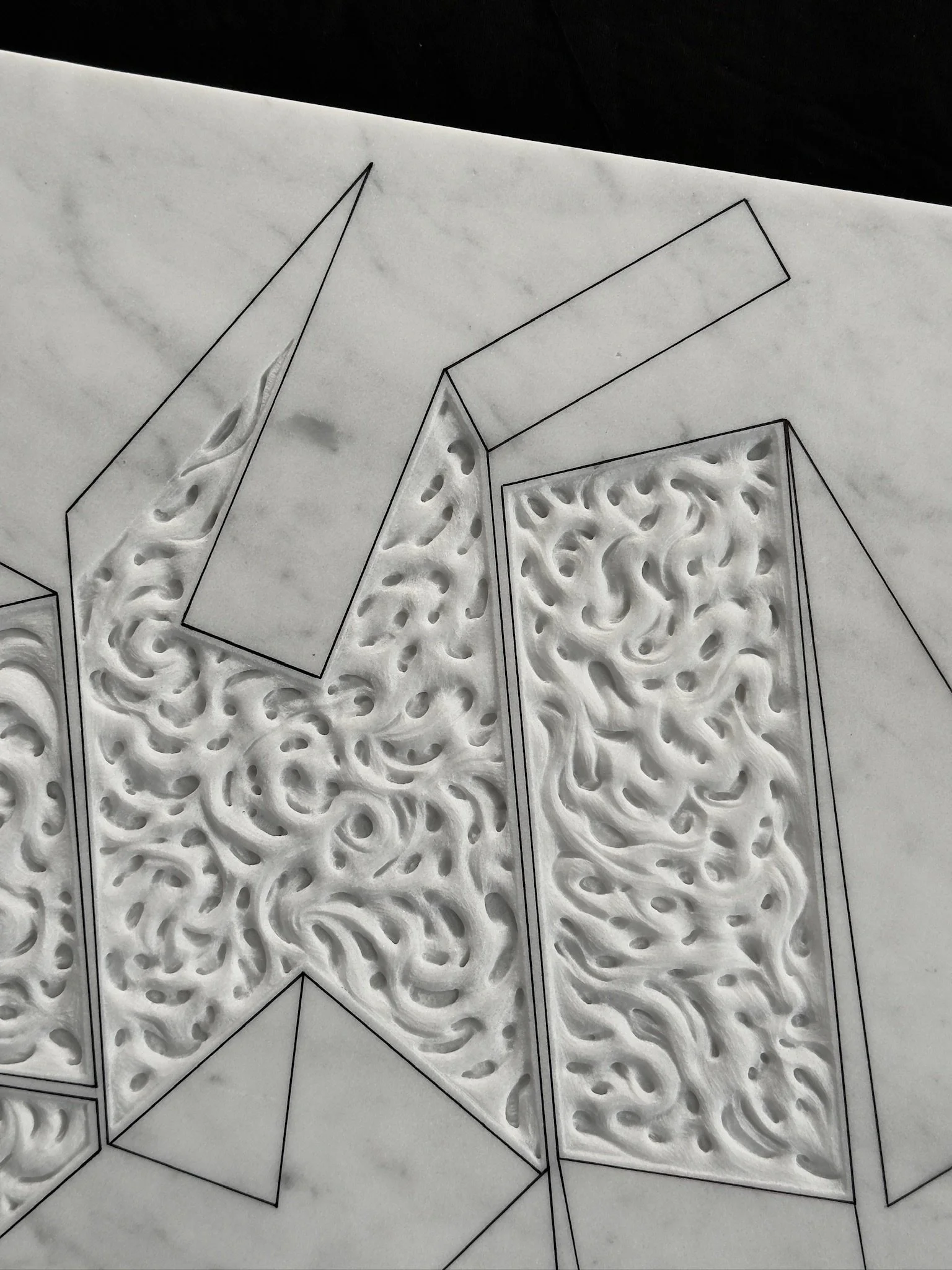 scomposizione
H 35 x 40 x 1 cm
marmo bianco Carrara e stampa a inchiostro