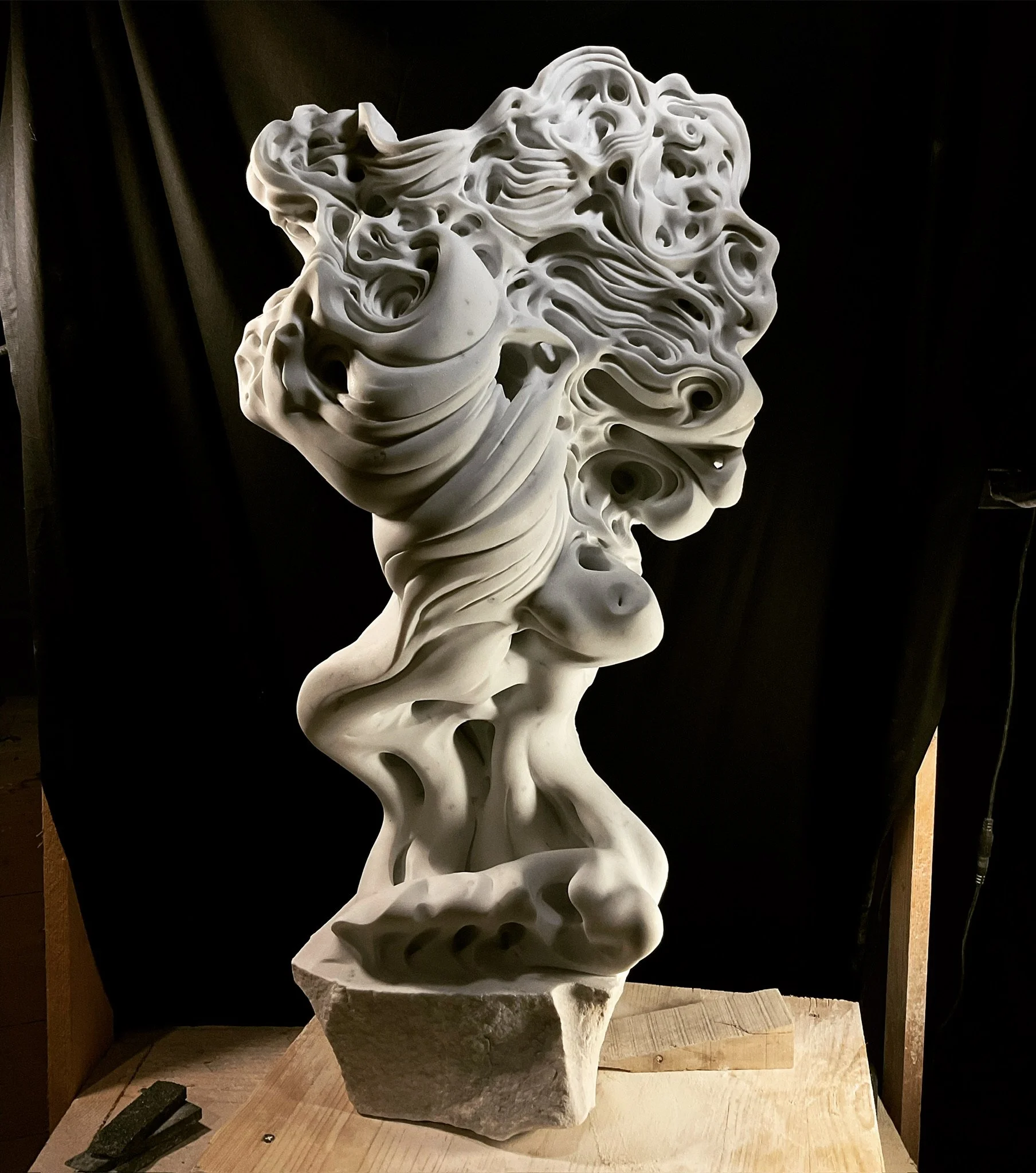 Air Dance
H 78 x 45 x 30 cm
marmo bianco Carrara