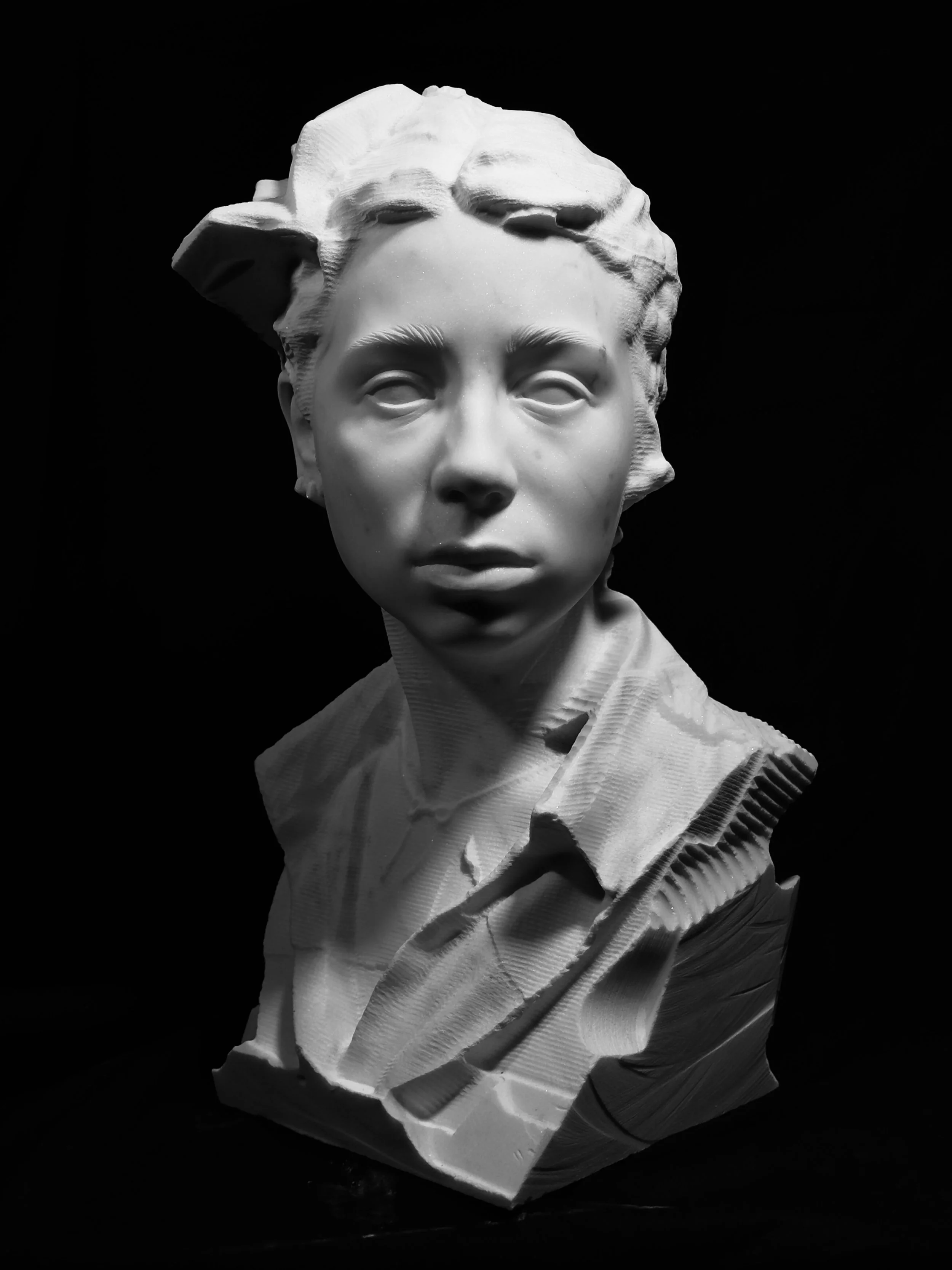 Nomada 
H 28 x 25 x 45
marmo bianco Carrara