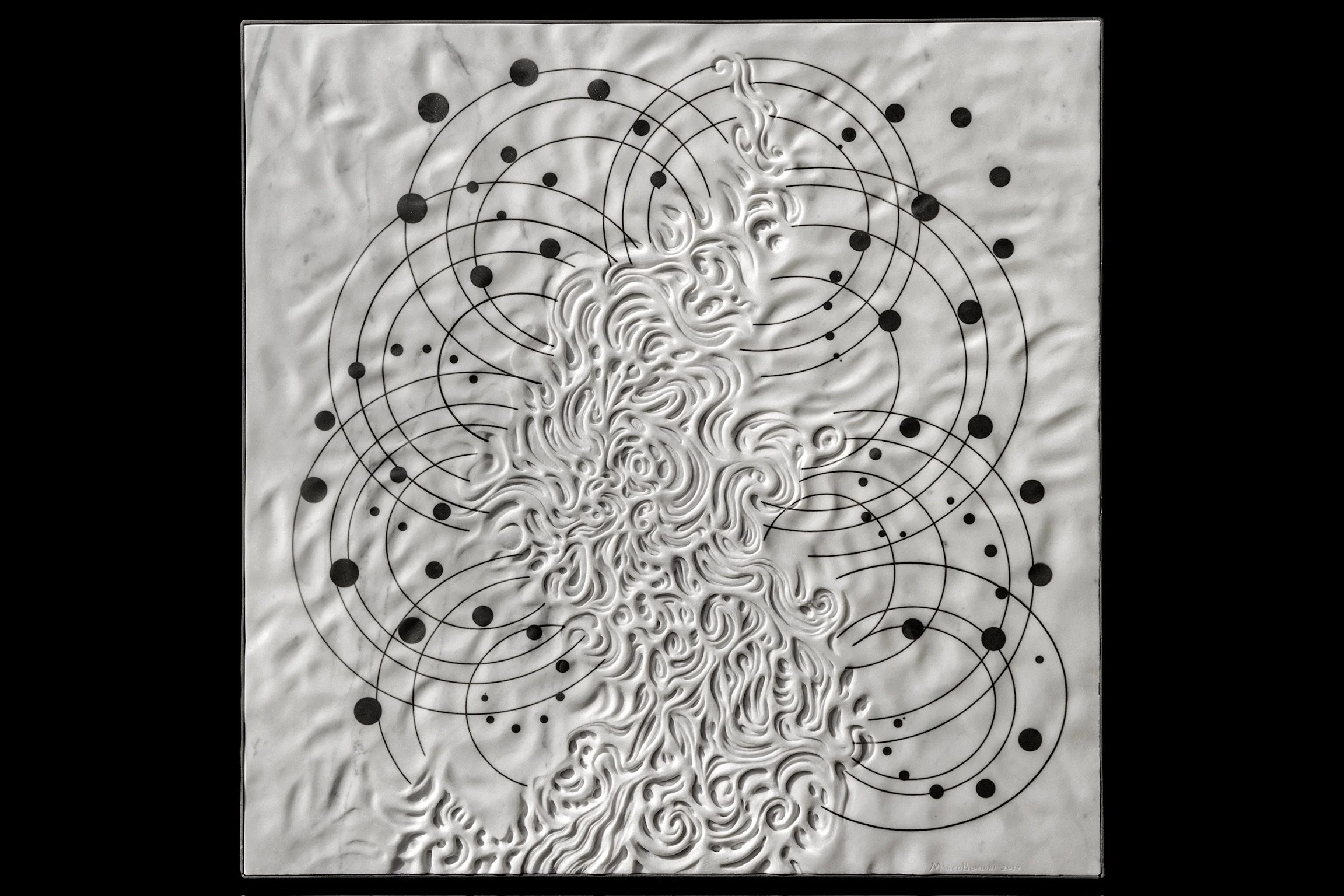 Water Memory 
H 70 x 70 x 1 cm
marmo bianco Carrara e stampa a inchiostro