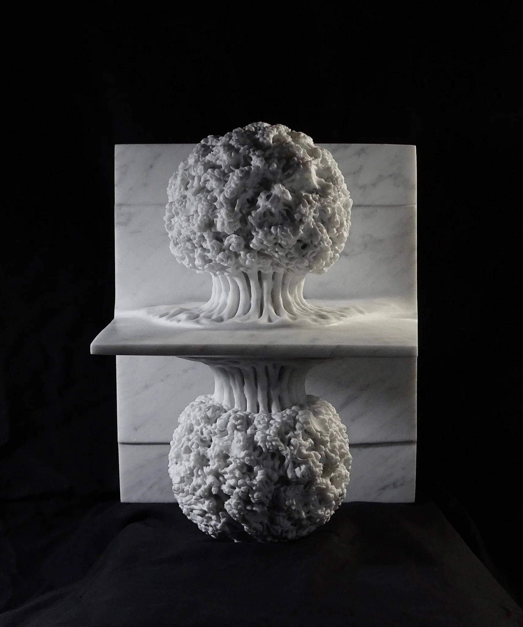 WhormHole
H 30 x 25 x 25 cm
marmo bianco Carrara