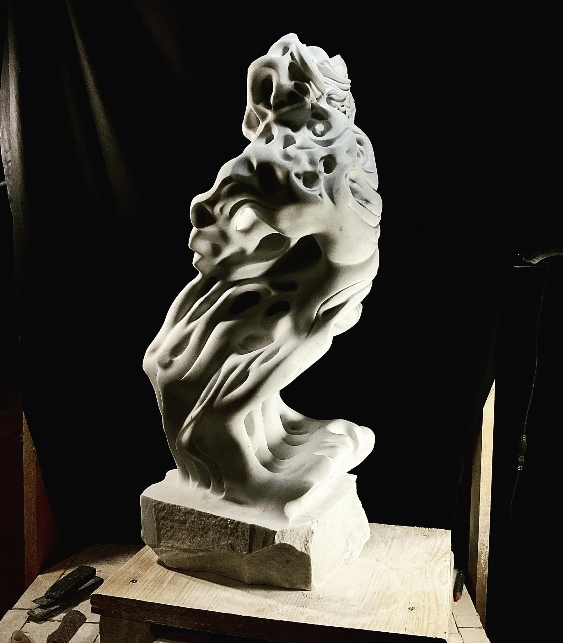 Air Dance
H 78 x 45 x 30 cm
marmo bianco Carrara