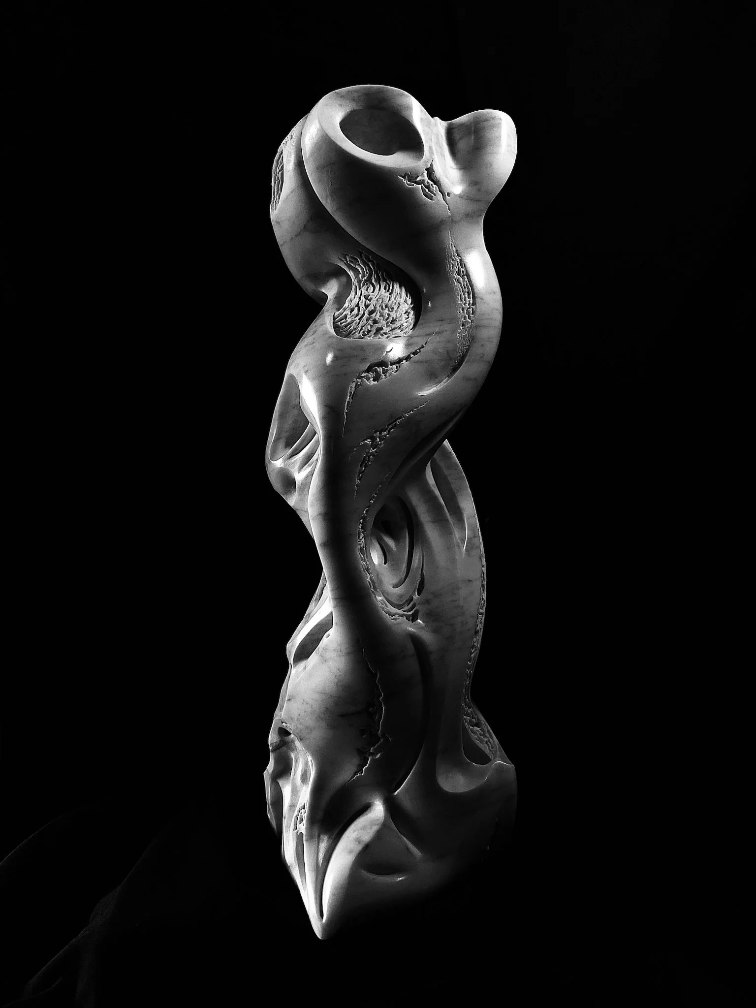 Suono Marino 
H 48 x 17 x 15 cm
marmo bianco Carrara