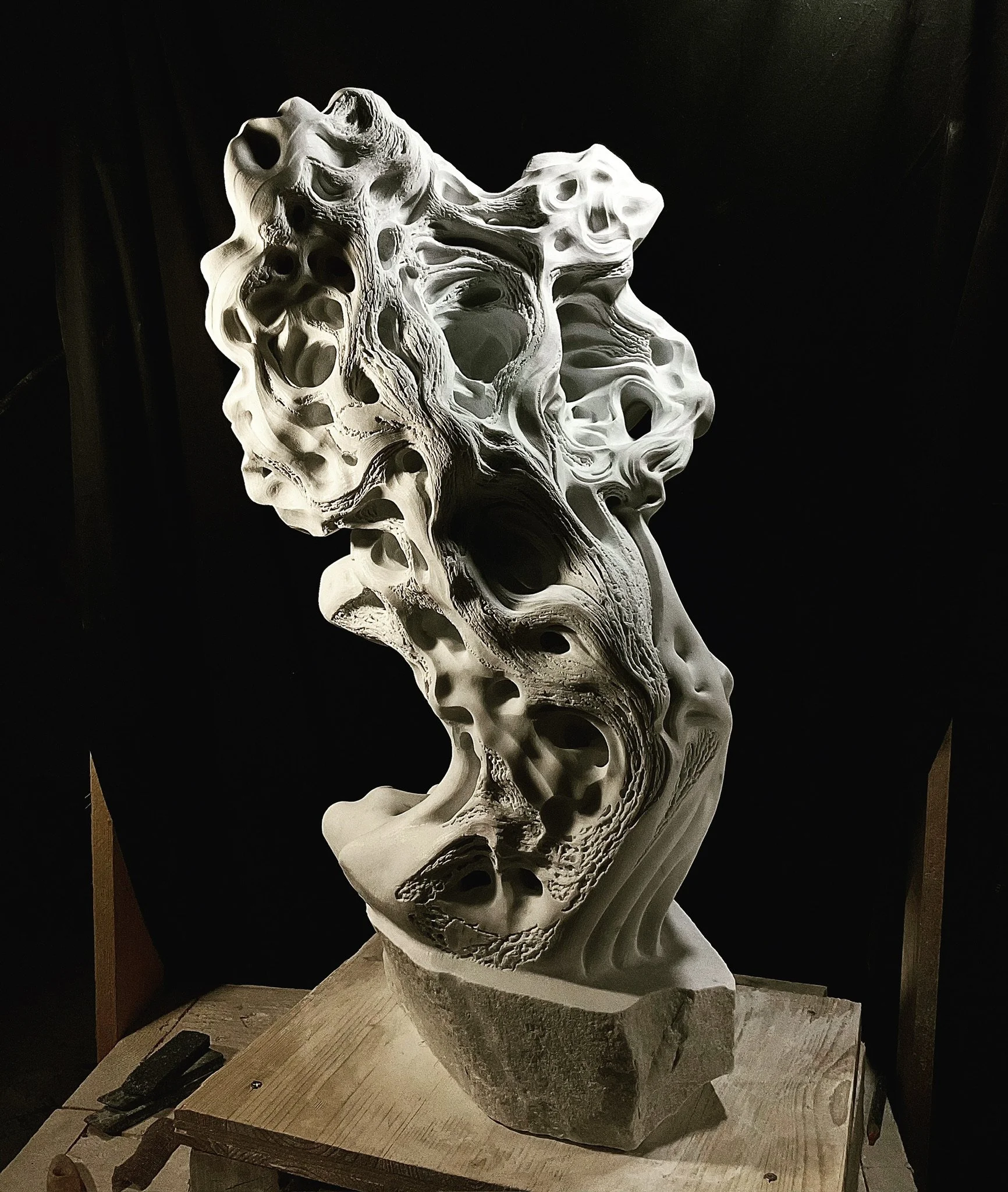 Air Dance
H 78 x 45 x 30 cm
marmo bianco Carrara