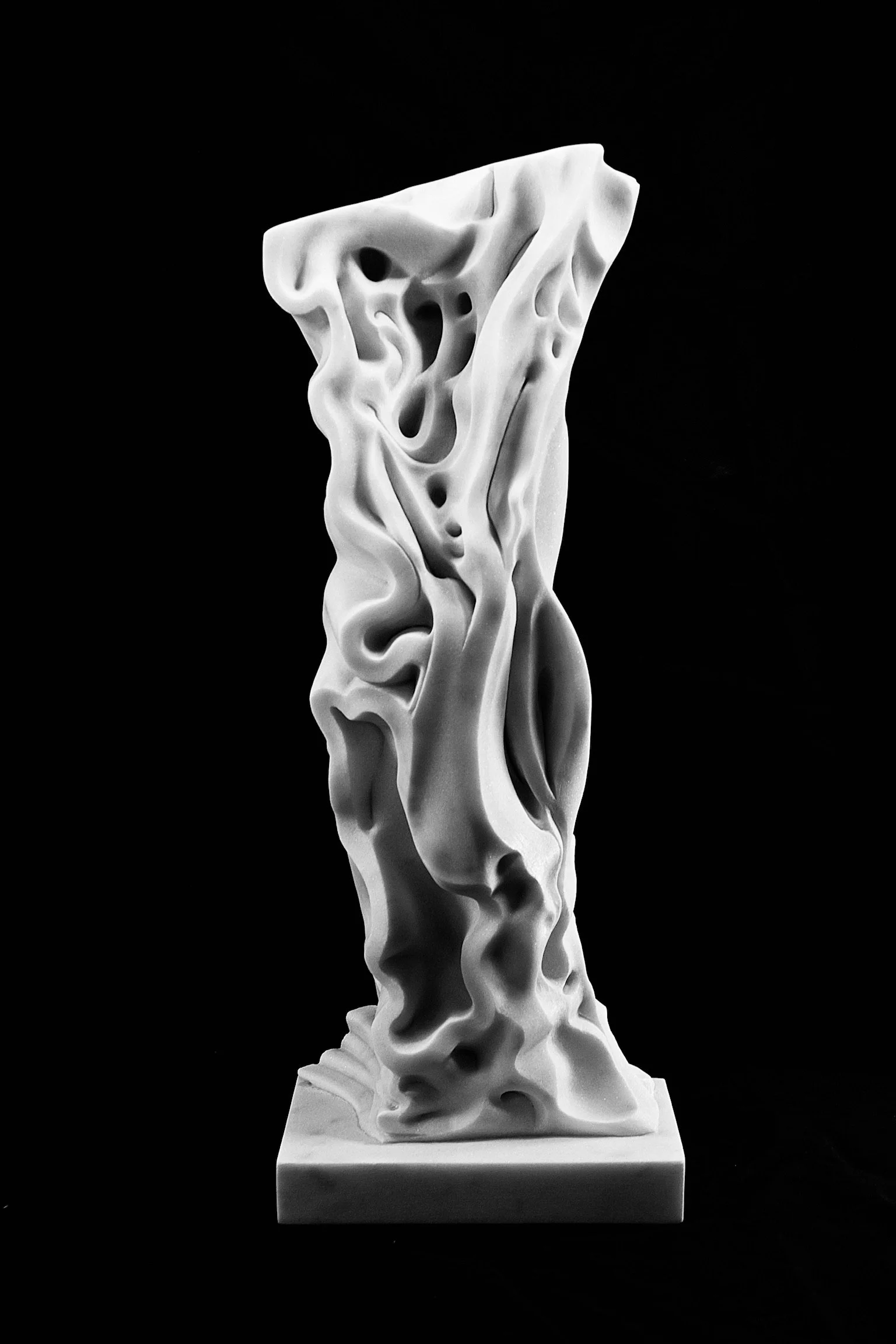 Studio Astratto Materia Fluida
H 35 x 16 x 15
marmo bianco Carrara 