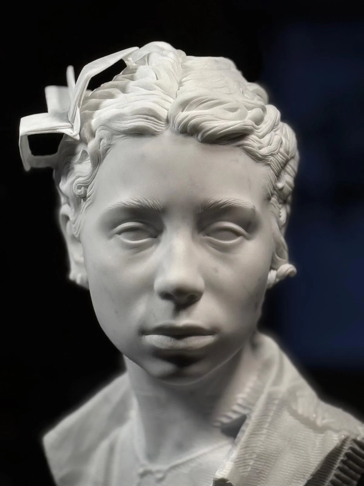 Nomada 
H 28 x 25 x 45
marmo bianco Carrara