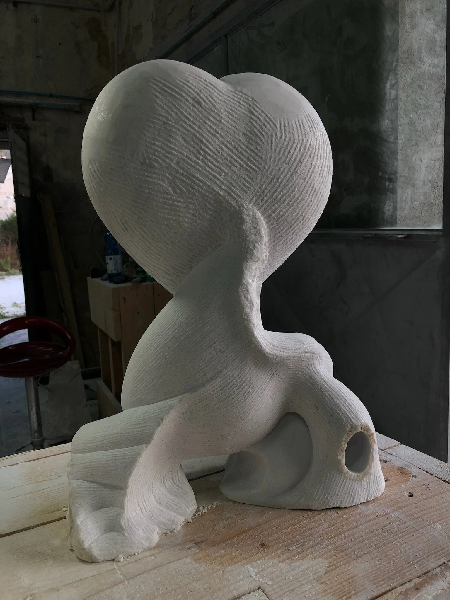 Cuore
H 48 x 34 x 23 cm
marmo bianco Carrara