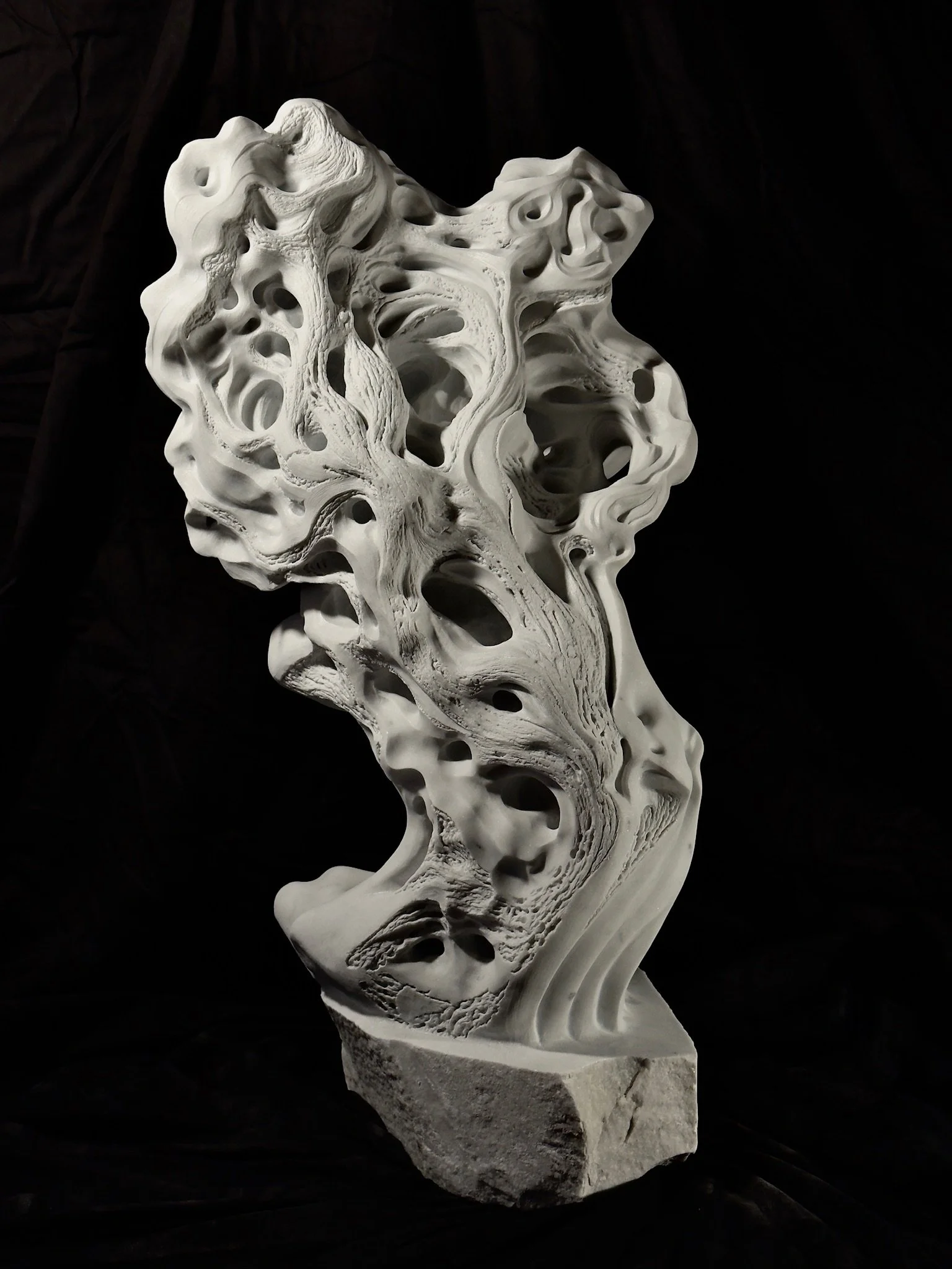 "Air Dance"
H 78 x 45 x 30 cm
marmo bianco Carrara