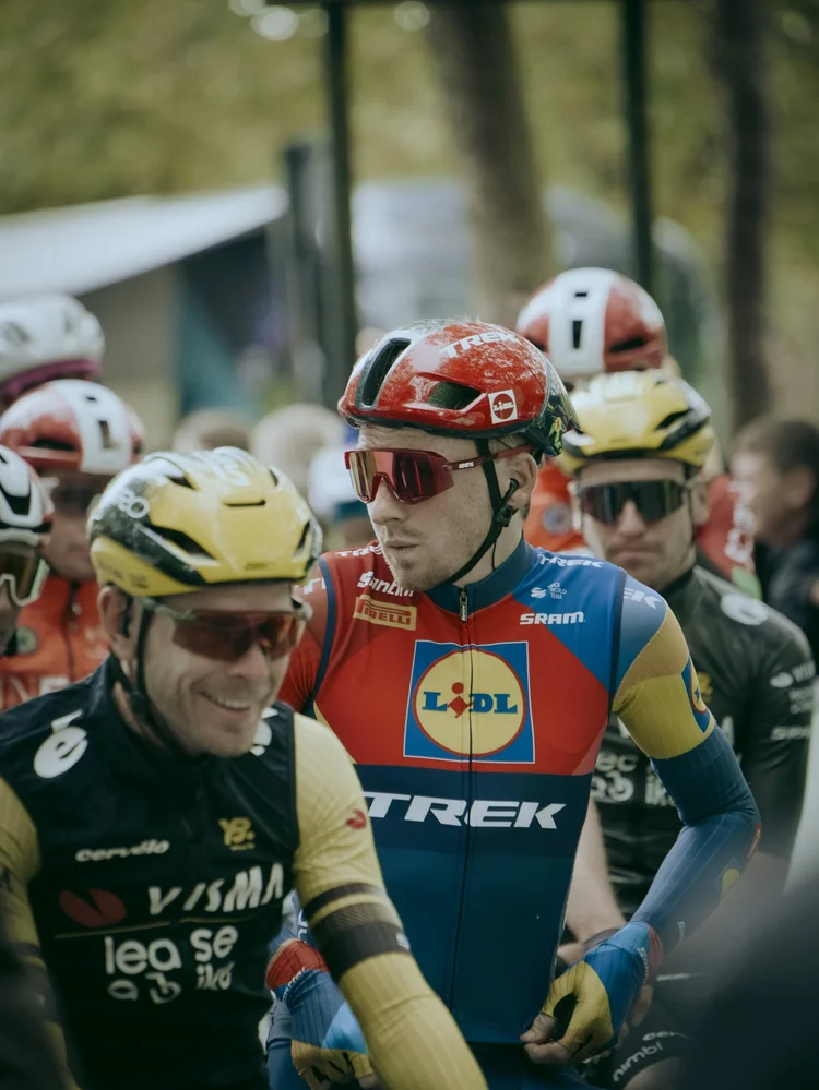 Tao Geoghegan Hart and riders at the start of Tour of Britain Stage 3, Milton Keynes