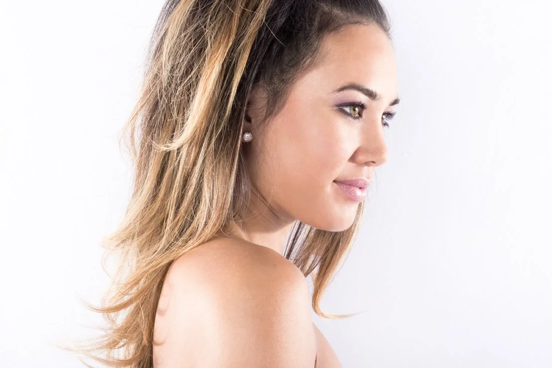 Betsy Elisa Beauty Shoot: Sara Tray