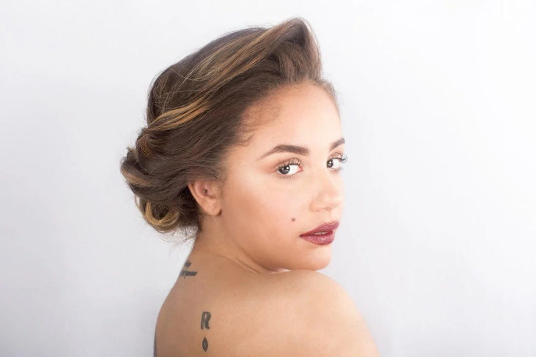 Holiday Beauty: Scarlet