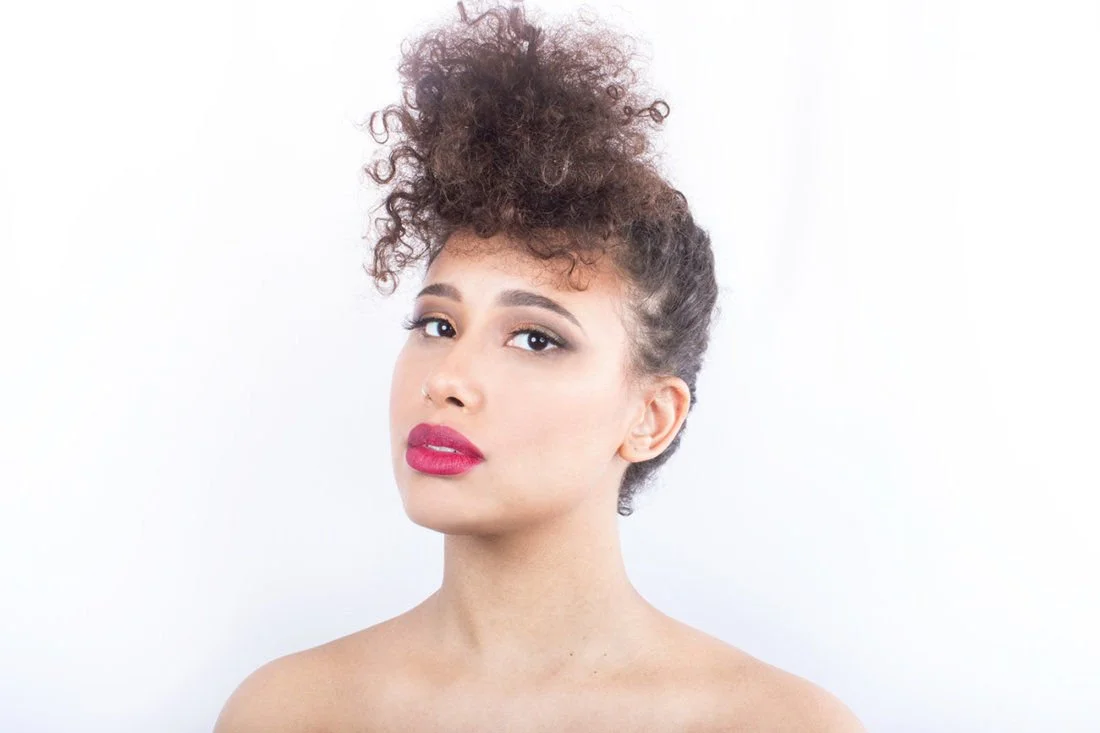 Holiday Beauty: Yanece