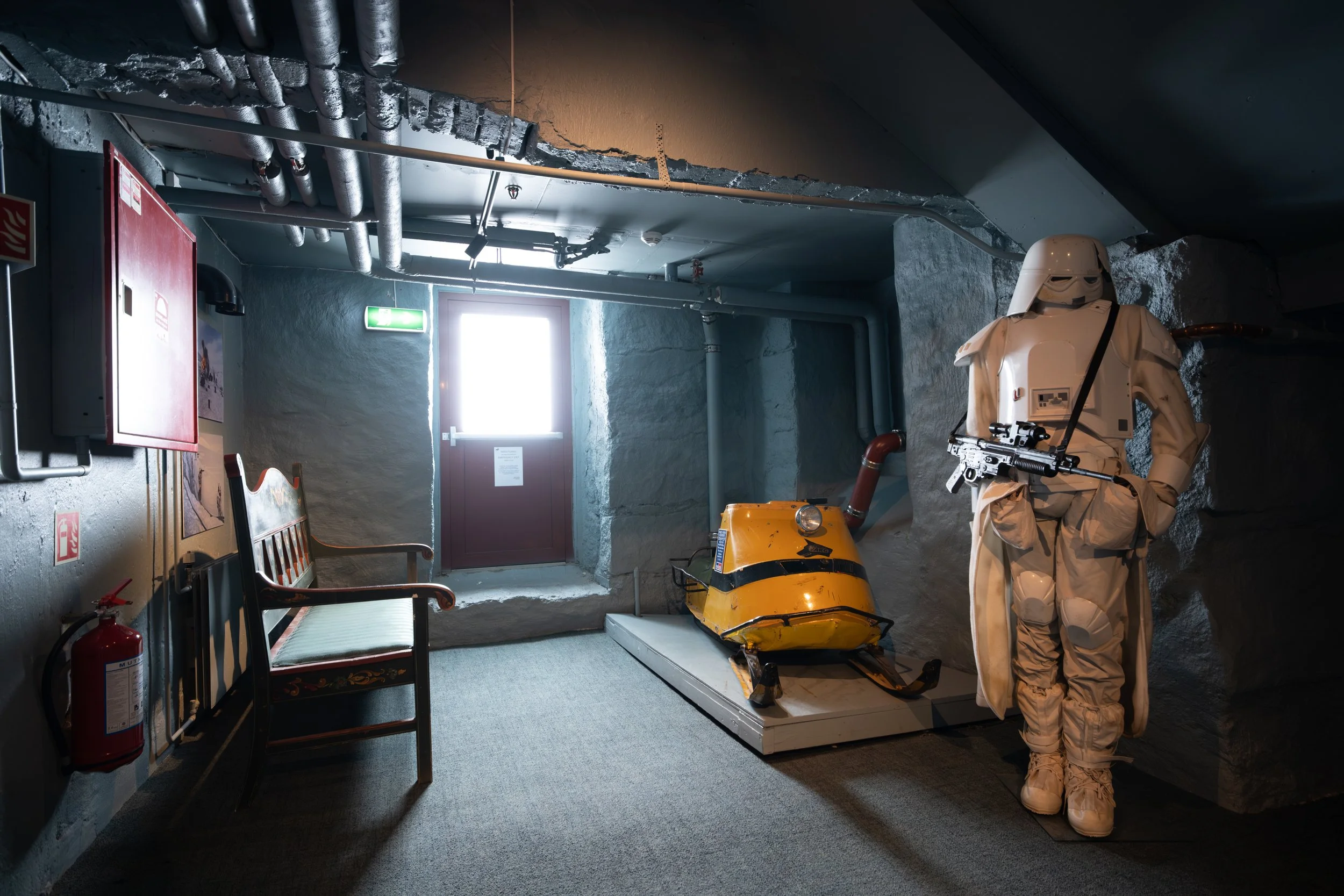 Hallway 1.jpg