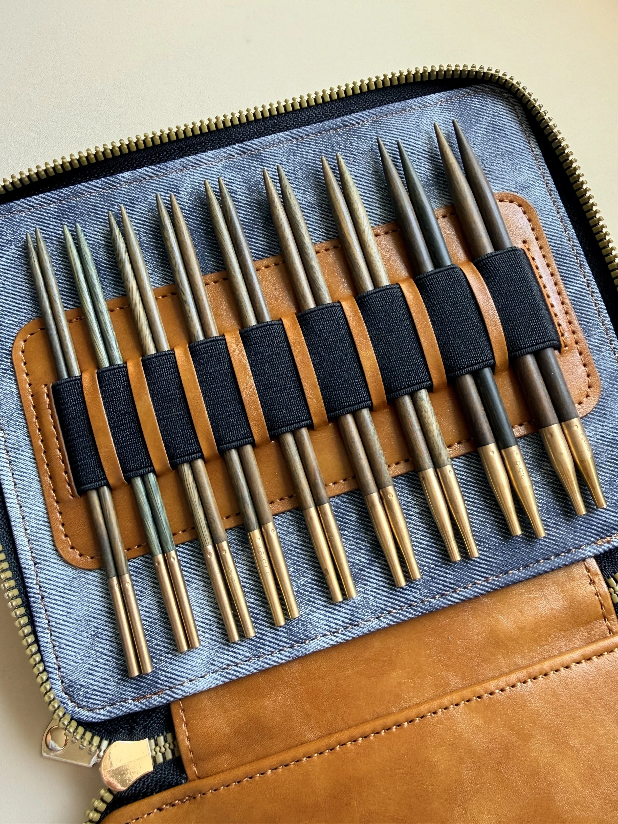 Green Sandalwood Interchangeable Circular Needle Set (9 Sizes)