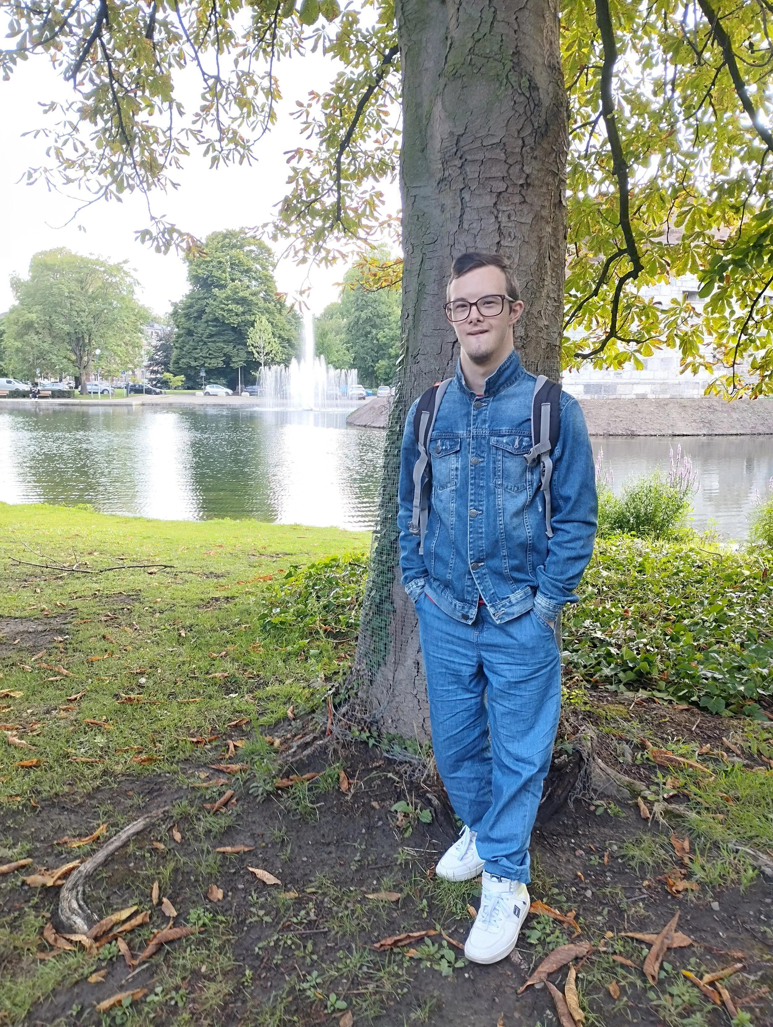  Daniel Dimech: 
Daniel is 20 years old and attends the Wardija Resource Centre. He listens to
music daily and his favourite local singer is Aidan Cassar. He loves rock music and his favourite band is “Queen”. Listening to music makes him feel calm a