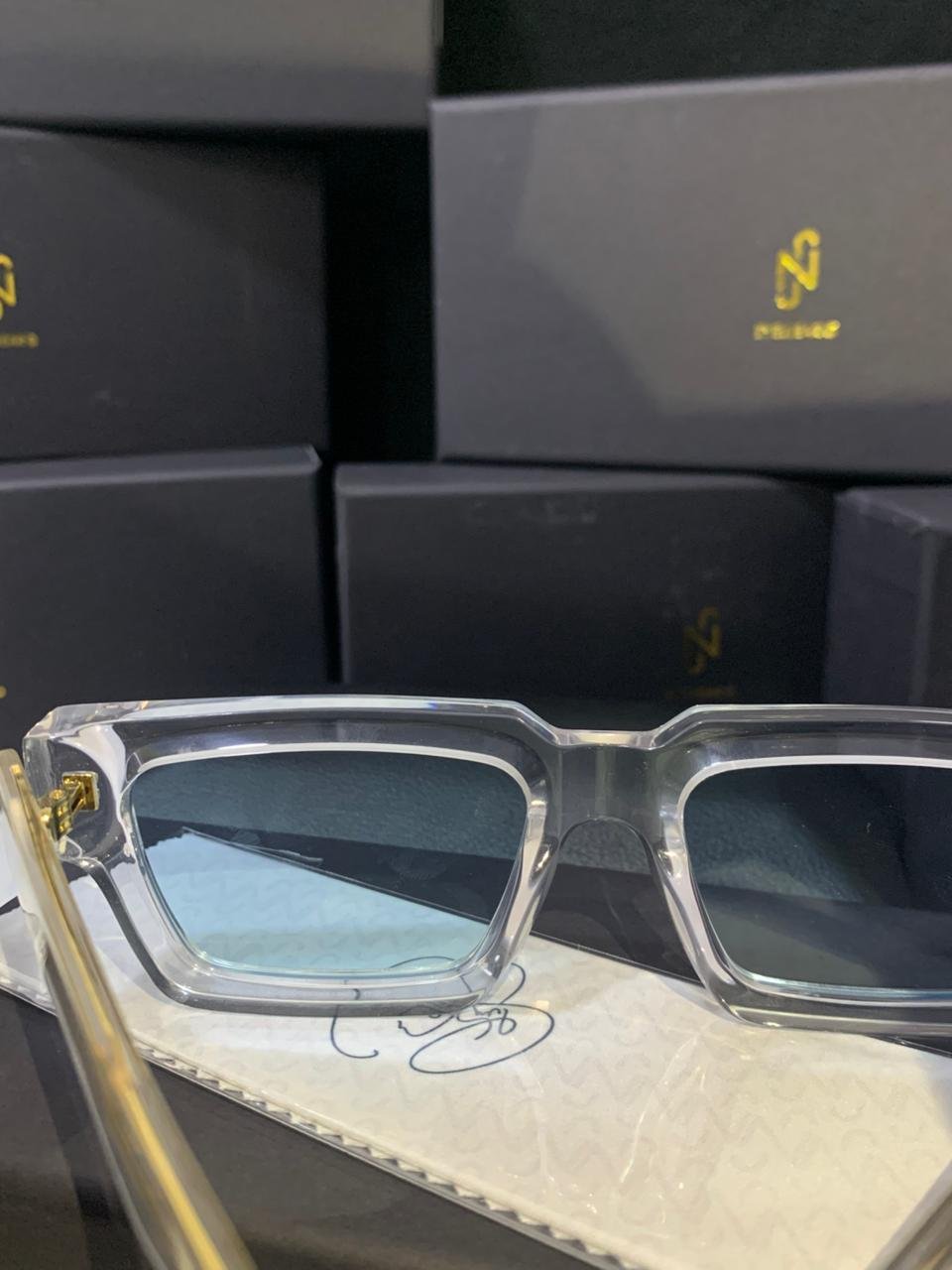 neymar óculos azul (8).jpeg