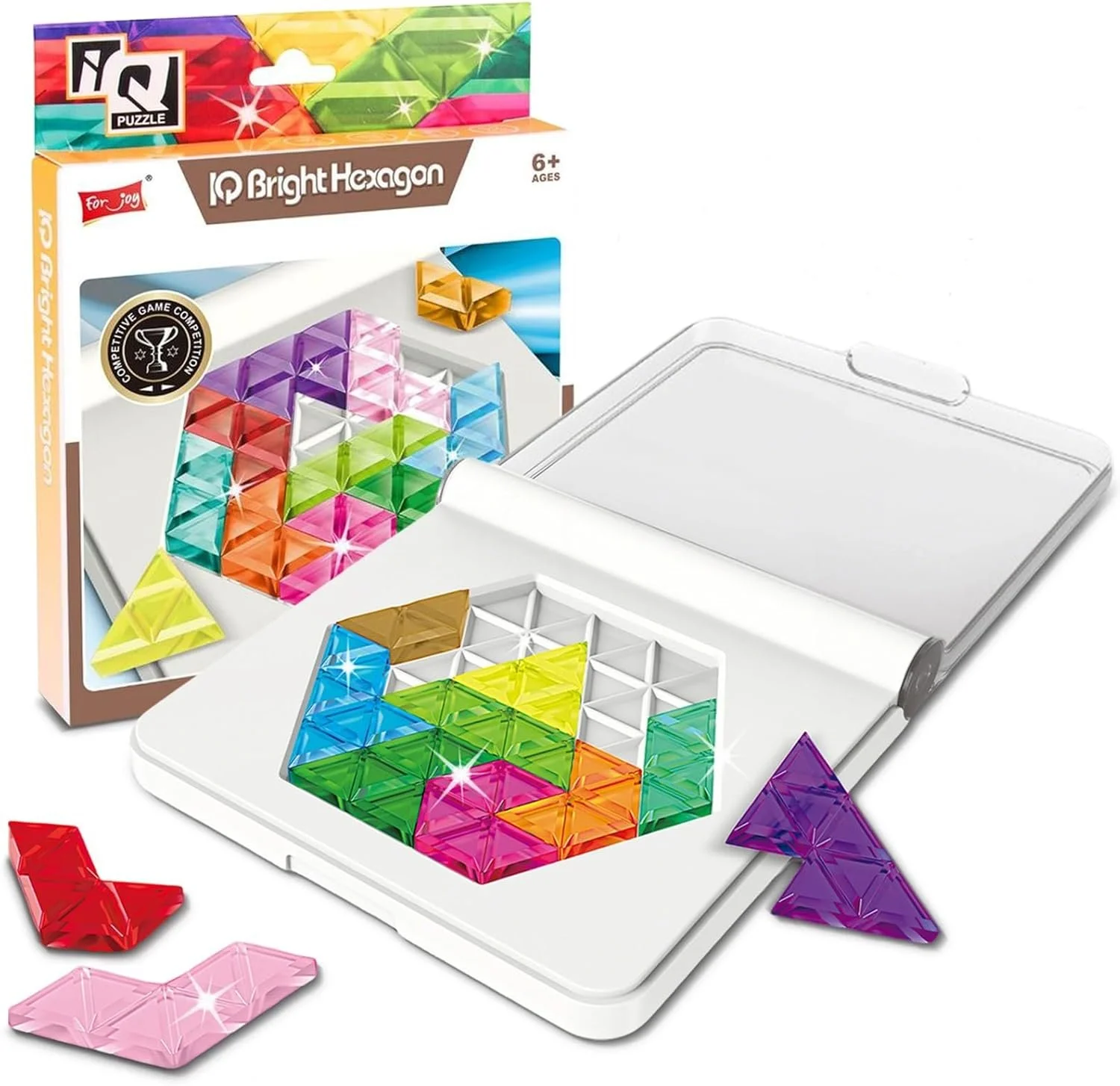 Een set kleurrijke plastic zeshoeken en driehoeken voor een puzzelspel, naast de verpakking en een wit plastic opbergdoos.