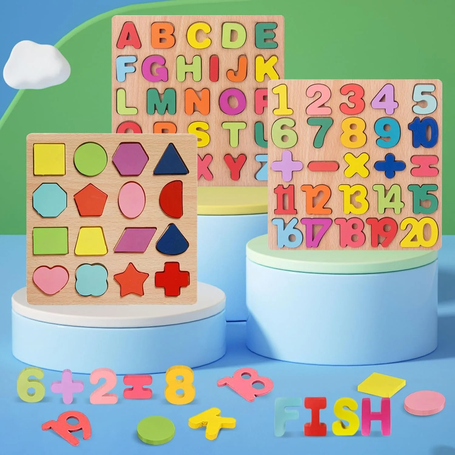 Kleuren houten educatieve spellen met letters, cijfers, vormen en symbolen op podiums