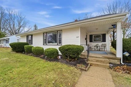 307 Baker Street, Plymouth, IN 📍 $199,900

Cute, updated, and right where you want to be ✨

This move-in ready 3 bed, 2 bath checks every box with major updates already done for you. From a waterproofed basement with lifetime warranty to a new roof,