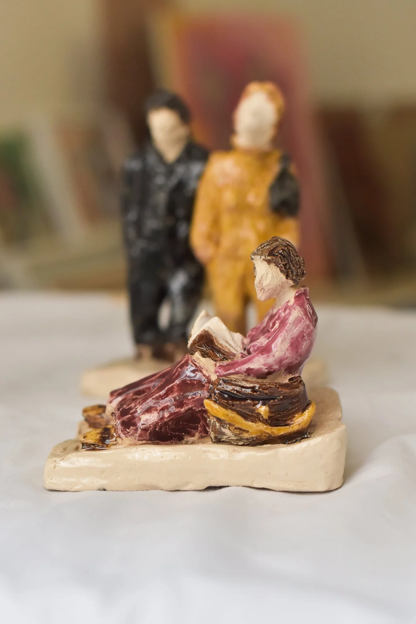 La liseuse, céramique, 12x15 cm, 2025